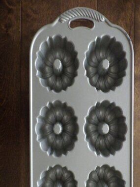 Nordic Ware 65th Anniversary Bundt Tray Non-Stick Aluminum Pan 5 cup / 1.2L
